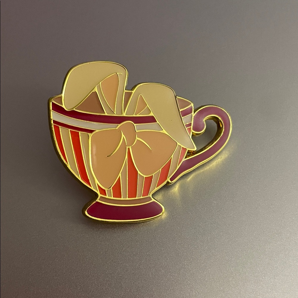 Disney Loungefly Alice in Wonderland March Hare Cup Blind Box Pin